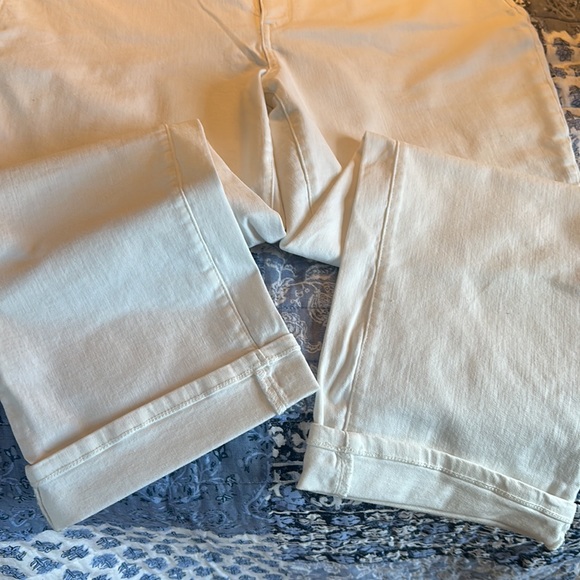 not your daughters white jeans - Picture 2 of 6